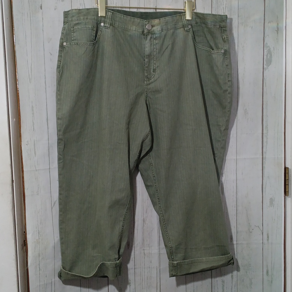 CJ Banks Crop Relaxed Fit High Rise striped capris NWT sz 24W